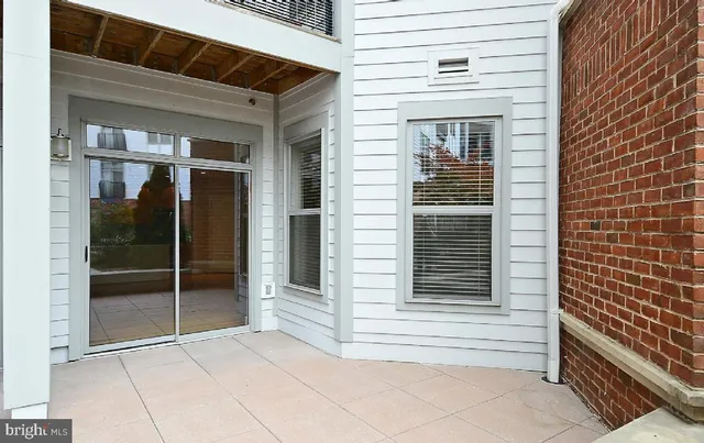 $2,350 | 1800 Wilson Boulevard, Unit 101, Arlington, VA 22201