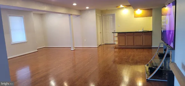$2,000 | 5076 Highbourne Lane, Centreville, VA 20120