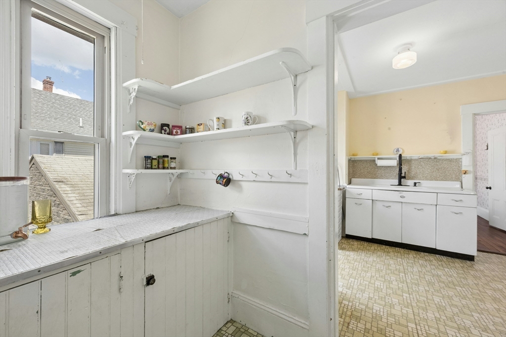 216 Walnut Street Clinton, MA 01510 - Photo 14 of 42