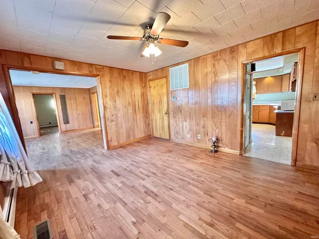 $164,900 | 228 East Railroad Street, Greentown, IN 46936