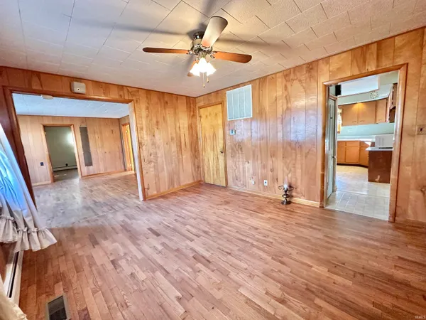 $159,900 | 228 East Railroad Street, Greentown, IN 46936