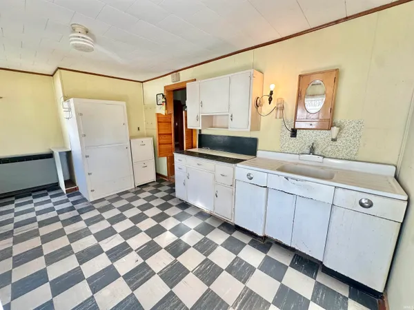 $159,900 | 228 East Railroad Street, Greentown, IN 46936