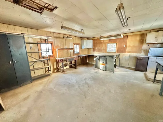 $164,900 | 228 East Railroad Street, Greentown, IN 46936