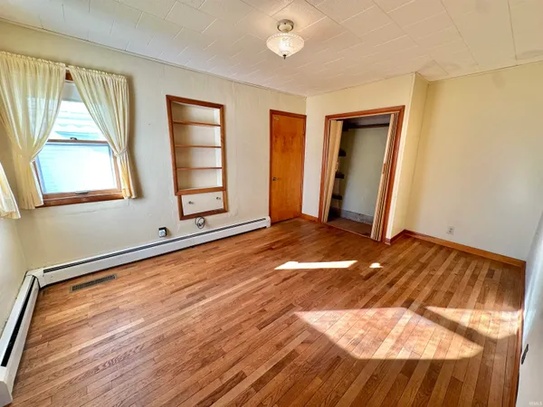 $159,900 | 228 East Railroad Street, Greentown, IN 46936