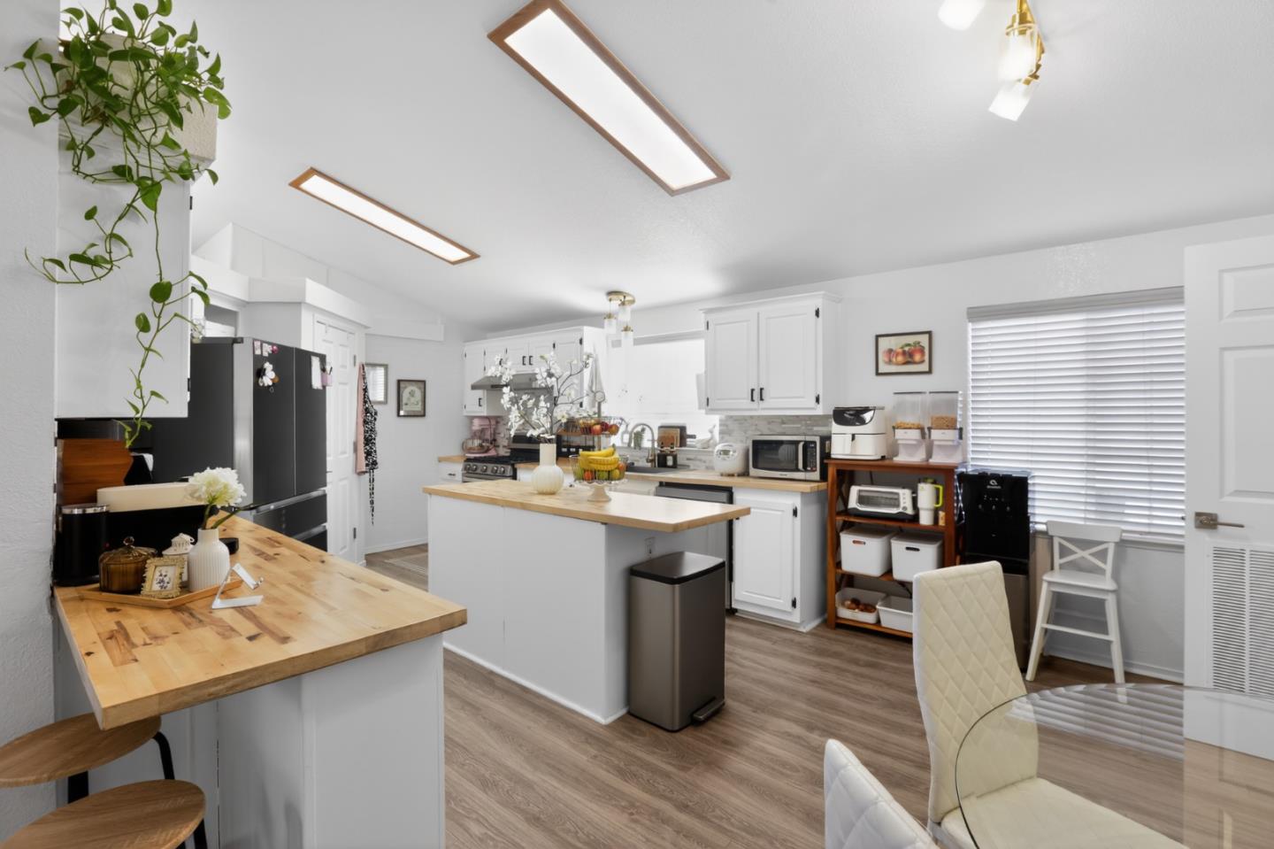 120 Dixon Landing Road, Unit 9 Milpitas, CA 95035 - Photo 15 of 34 a kitchen with counter space cabinets and appliances