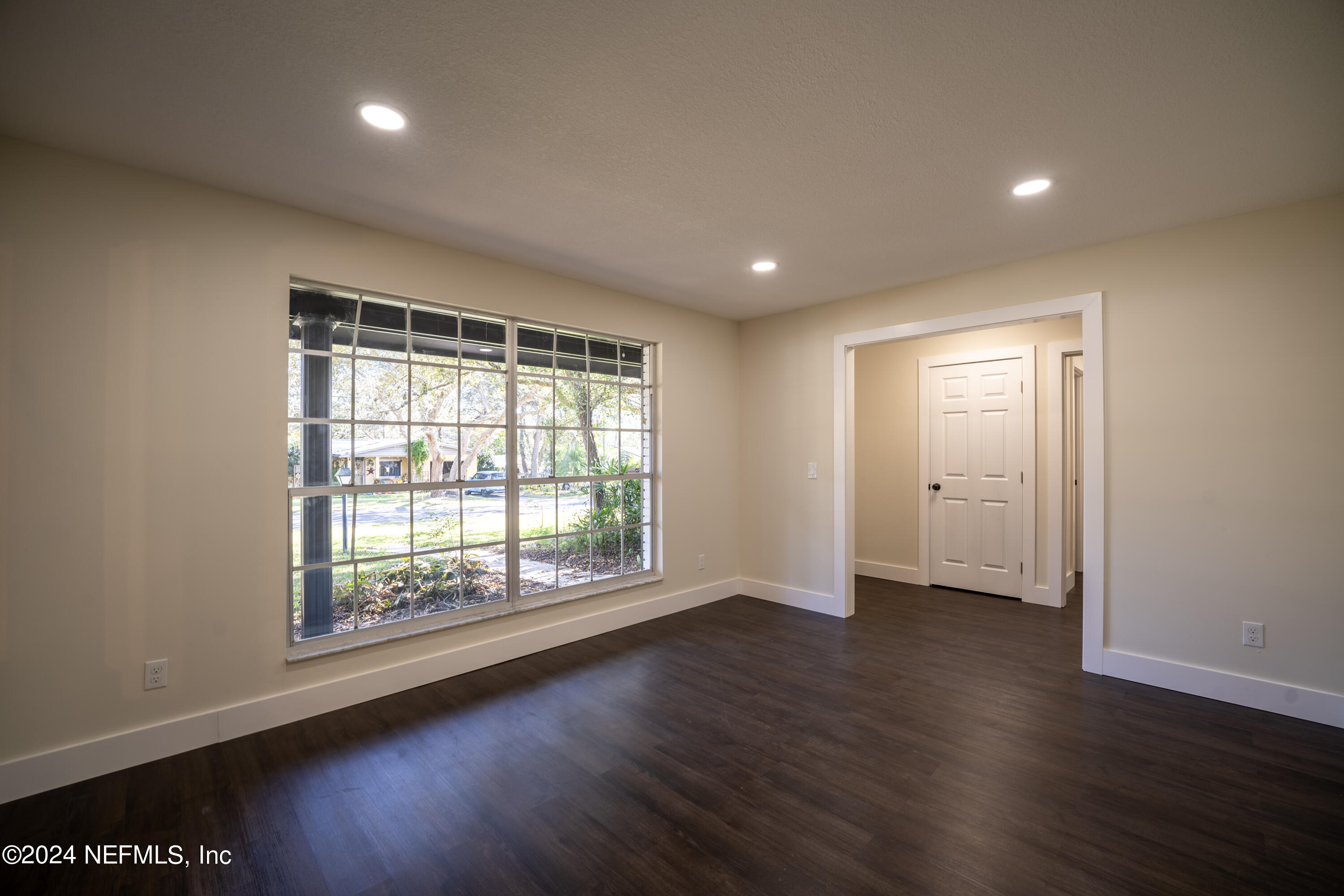 450 Gentian Road St. Augustine, FL 32086 - Photo 5 of 26 Living Room