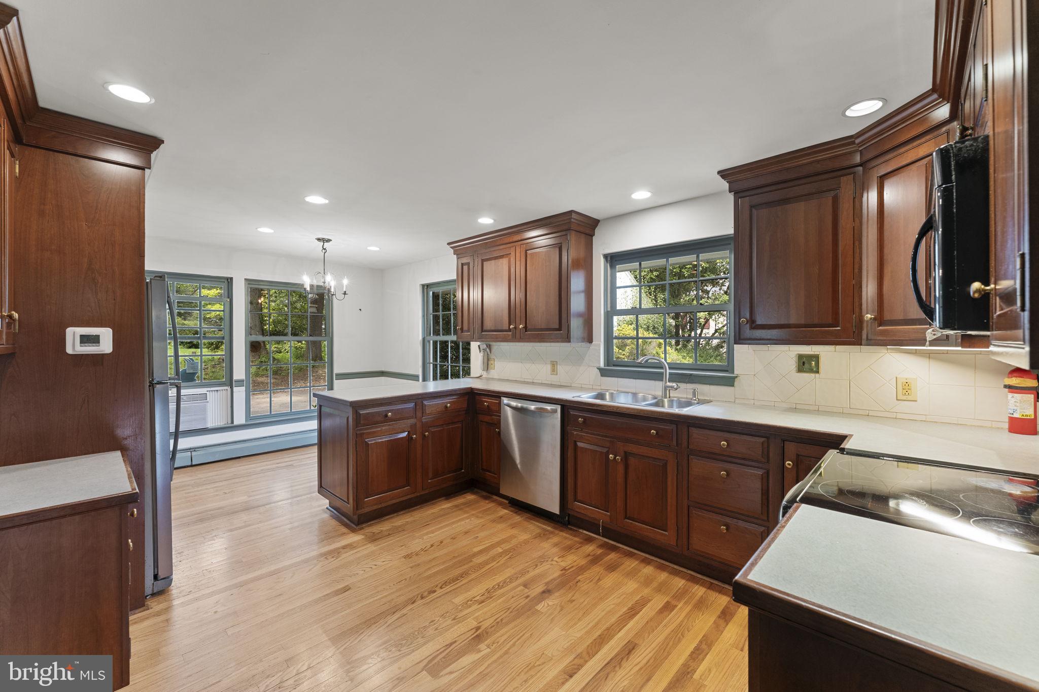 1531 Waynesborough Road Paoli, PA 19301 - Photo 14 of 42 Gallery Image 14