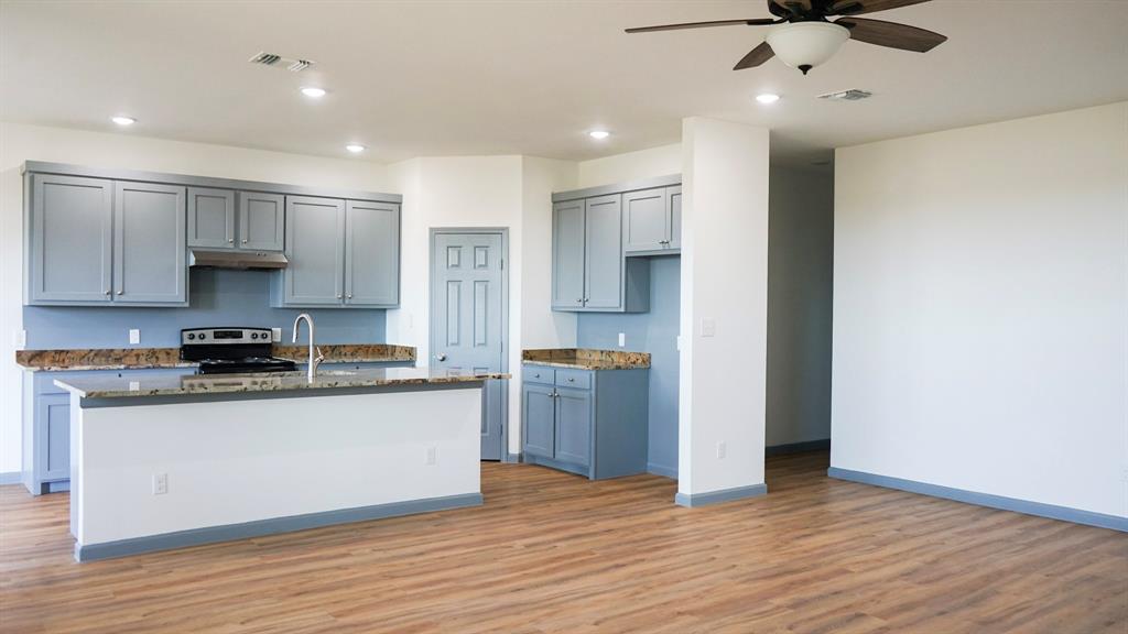 1009 Springview Lane Mabank, TX 75147 - Photo 4 of 16