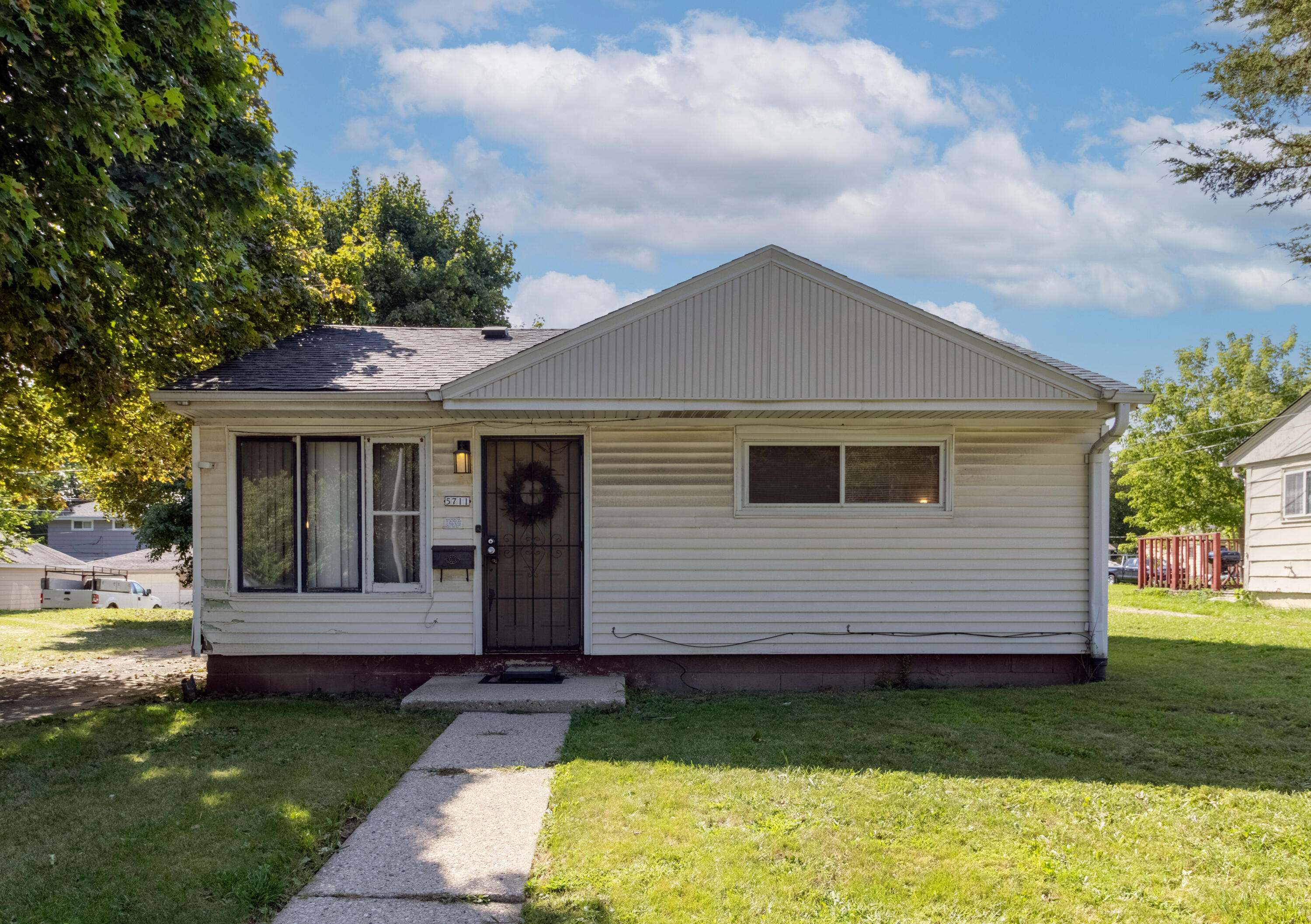 5711 North 60th Street Milwaukee, WI 53218 - Photo 1 of 2 Front-of-house