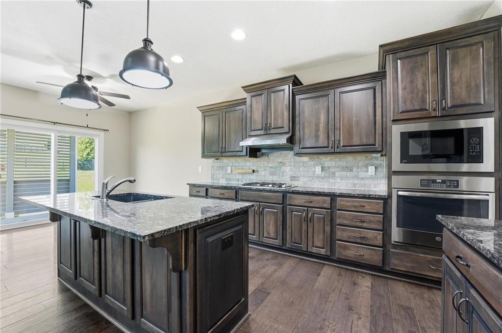 604 Southwest Haverford Road Lee's Summit, MO 64081 - Photo 18 of 63