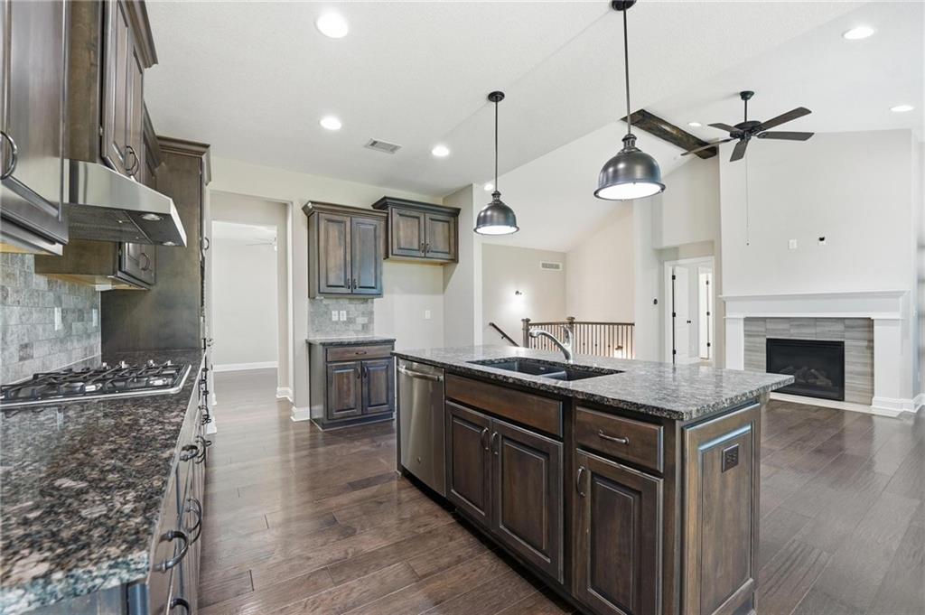 604 Southwest Haverford Road Lee's Summit, MO 64081 - Photo 19 of 63