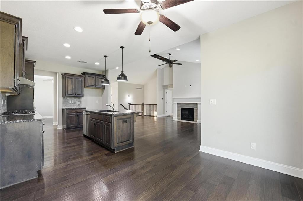 604 Southwest Haverford Road Lee's Summit, MO 64081 - Photo 23 of 63