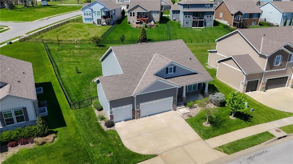 604 Southwest Haverford Road Lee's Summit, MO 64081 - Photo 9 of 63