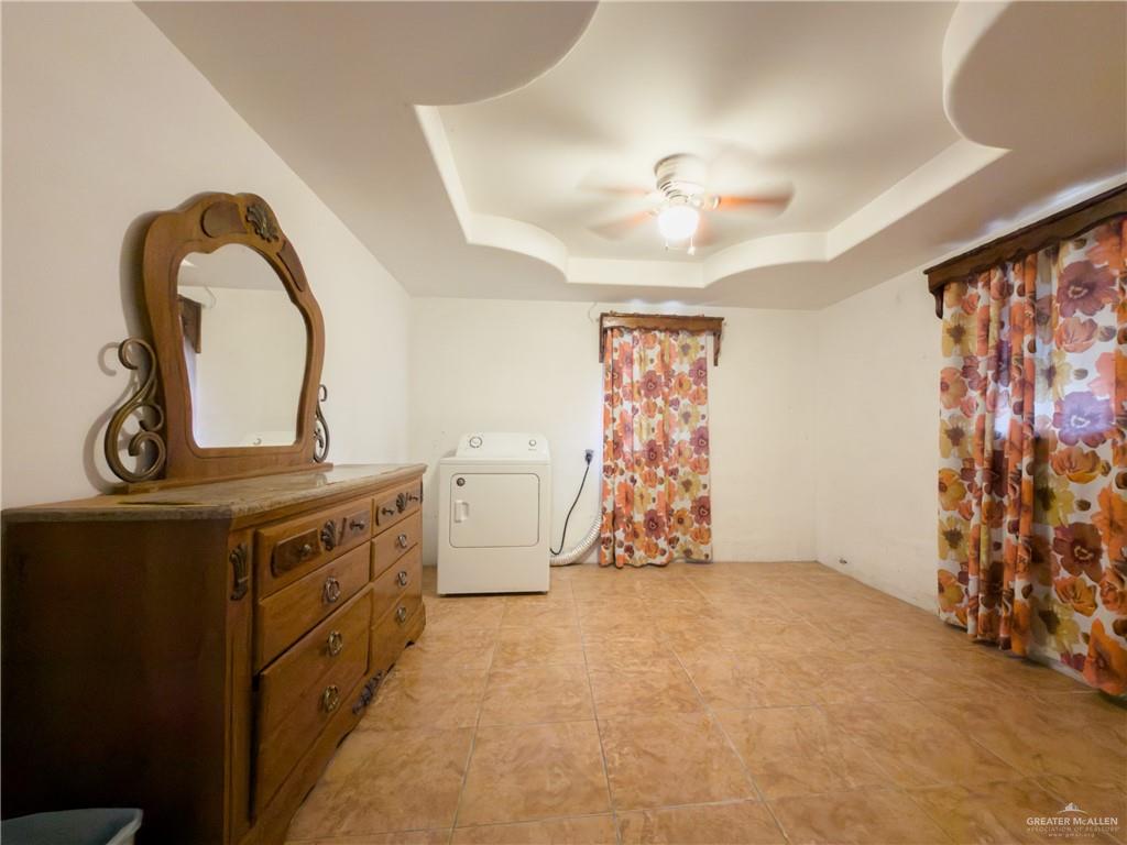 21707 Hidalgo Street Edcouch, TX 78538 - Photo 12 of 27 a view of utility room with washer and dryer