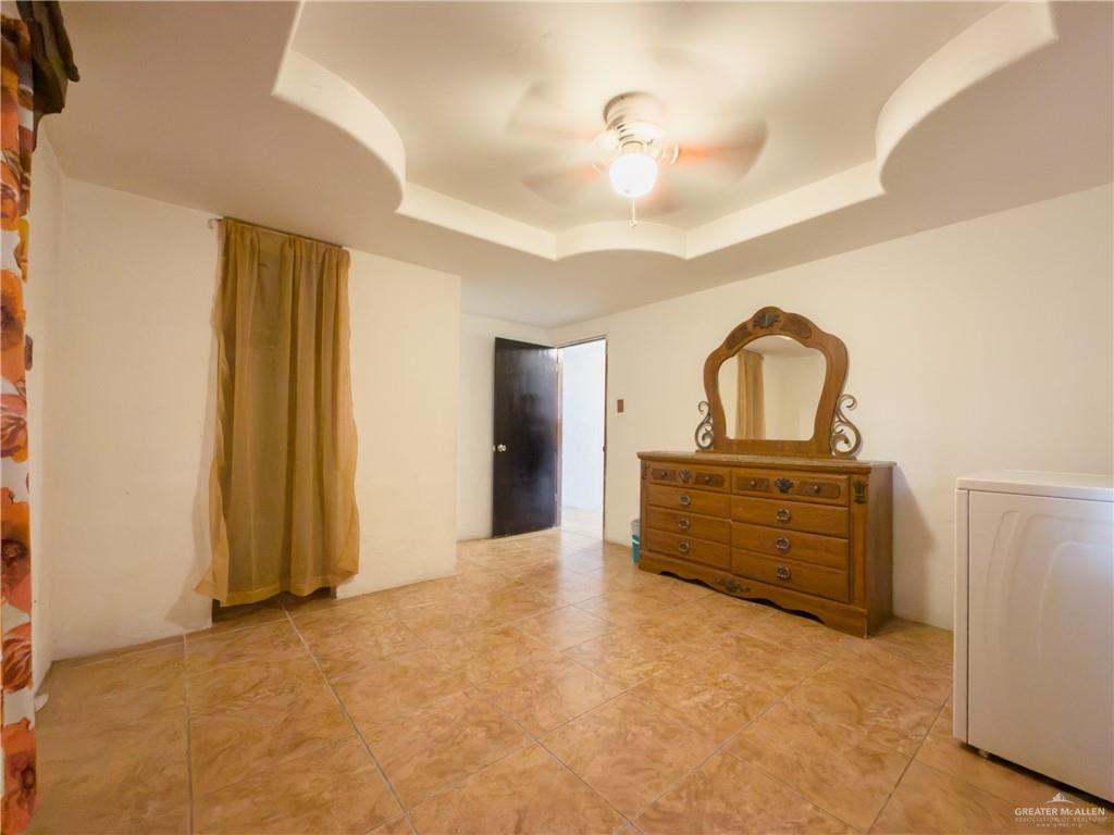 21707 Hidalgo Street Edcouch, TX 78538 - Photo 13 of 27 a view of a livingroom with furniture