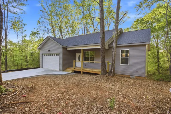 $298,900 | 221 Cub Cove Drive, Walhalla, SC 29691