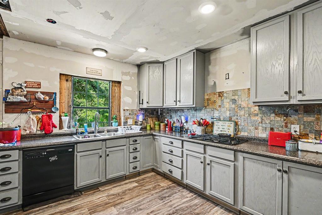 7184 Base Street Azle, TX 76020 - Photo 5 of 16