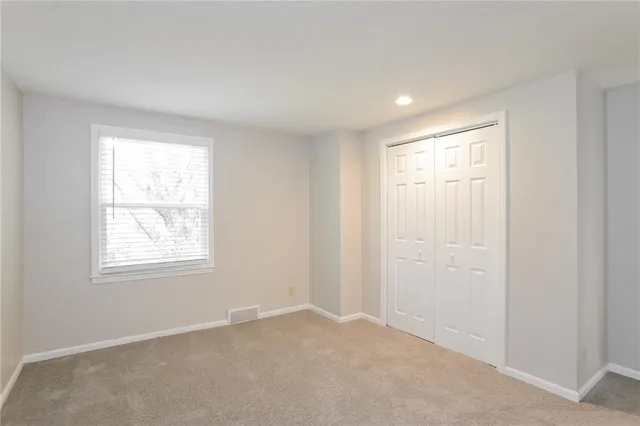 $2,230 | 9952 North Charlotte Street, Kansas City, MO 64155