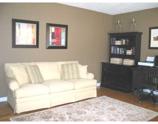 389 Mulpus Road Lunenburg, MA 01462 - Photo 4 of 26