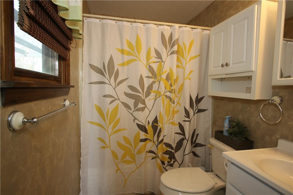 35 Thomas Road Washington, PA 15301 - Photo 17 of 23