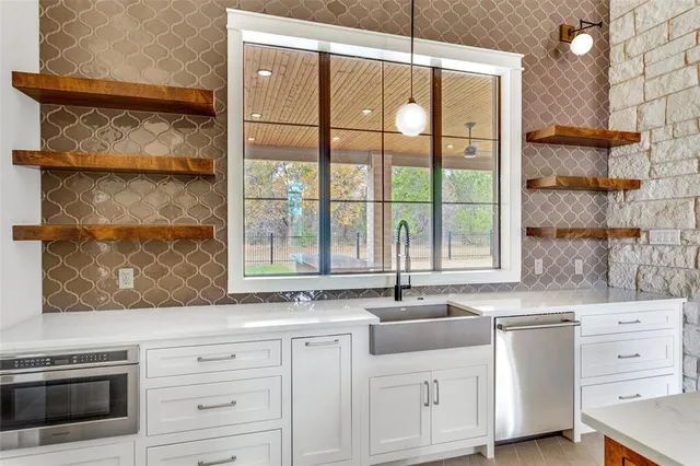 $903,100 | 2060 County Road 2027, Glen Rose, TX 76043