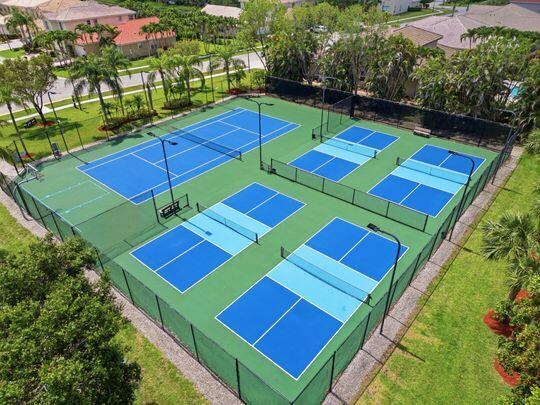 11131 Laurel Walk Road Wellington, FL 33449 - Photo 40 of 41 Tennis/Pickleball Courts