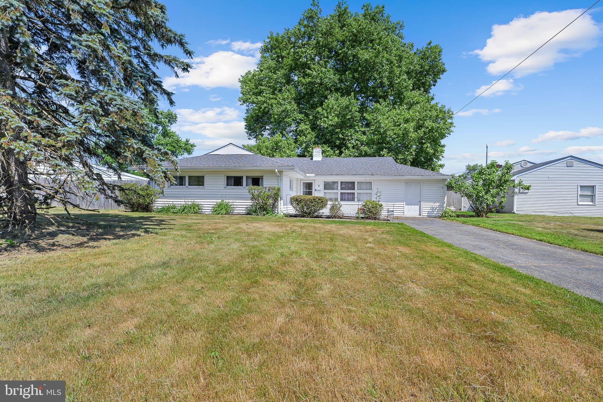 8 Augusta Drive Newark, DE 19713 - Photo 1 of 23 a front view of a house with garden