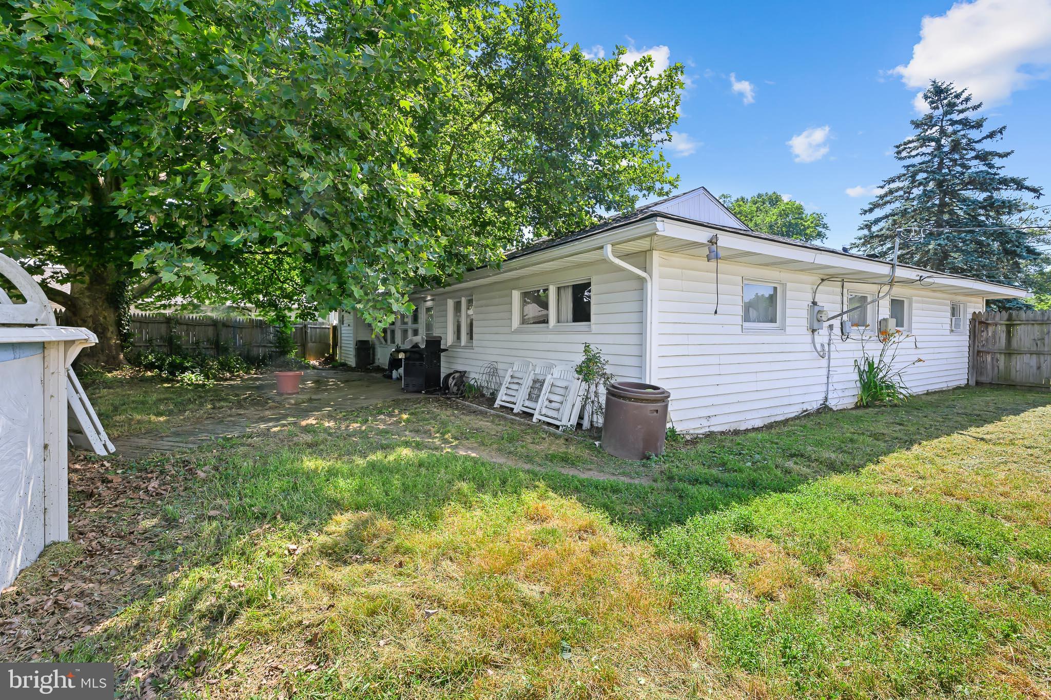 8 Augusta Drive Newark, DE 19713 - Photo 21 of 23 a front view of house with yard and green space