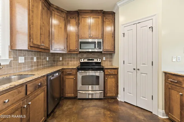 $335,000 | 216 Sabbath Road, Youngsville, LA 70592