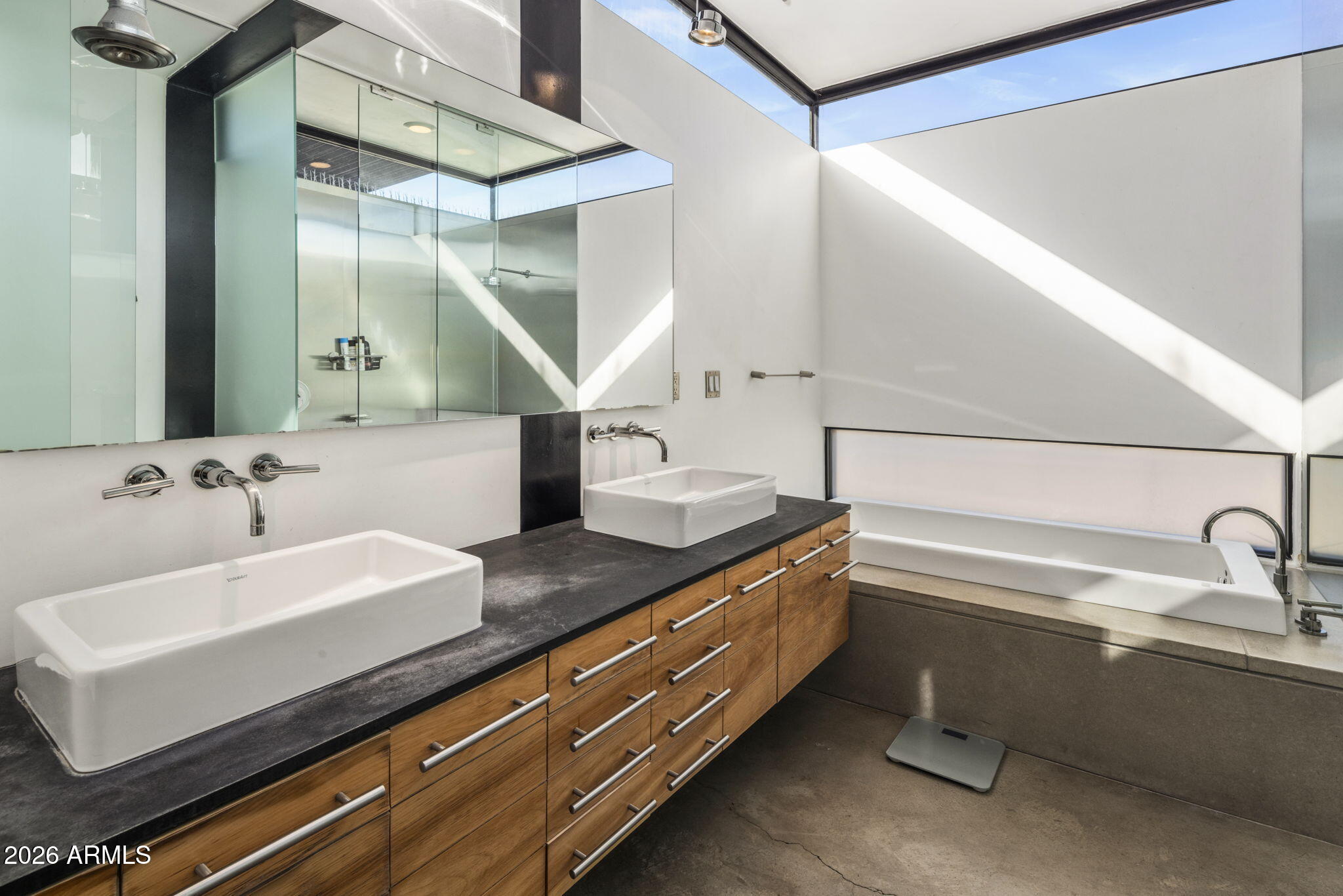 406 West 14th Street Tempe, AZ 85281 - Photo 17 of 46 Primary Bath