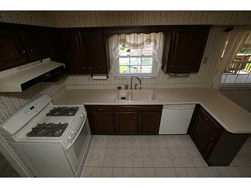50 Dover Road Irwin, PA 15642 - Photo 2 of 21 Kitchen.