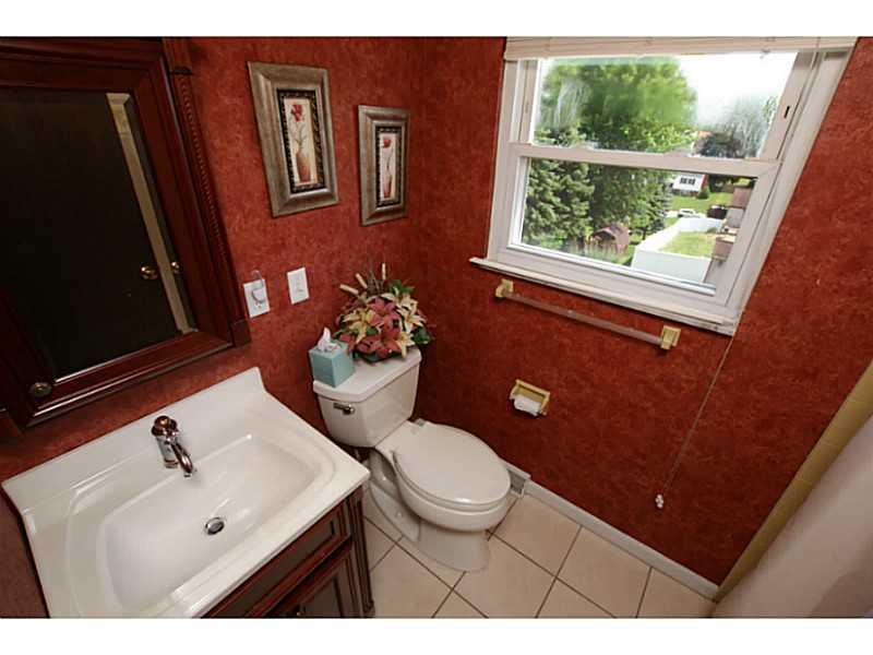 50 Dover Road Irwin, PA 15642 - Photo 12 of 21 Full Bath.