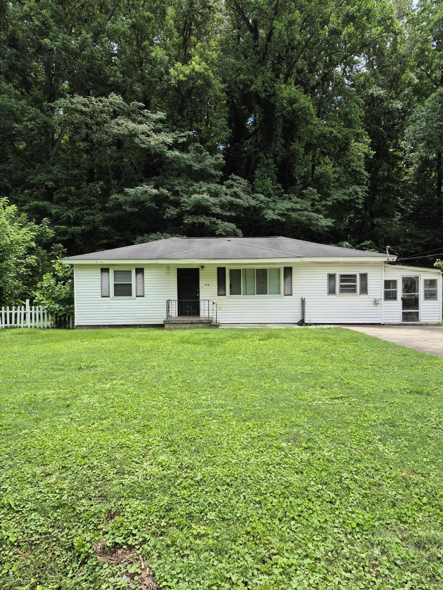 504 Lullwater Road Chattanooga, TN 37405 - Photo 2 of 3 20260623_133201