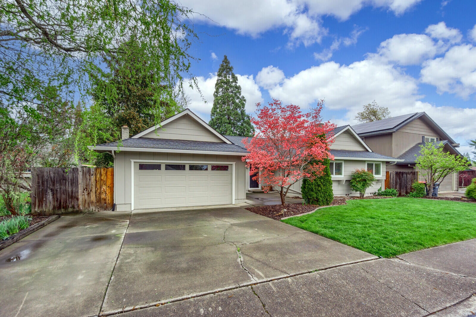710 Freeman Road Central Point, OR 97502 - Photo 4 of 35 04_FR_4_mls