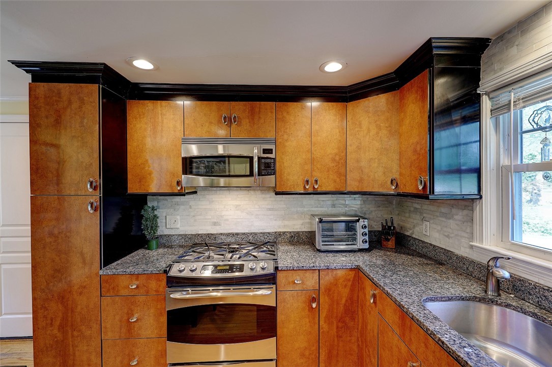 460 Ives Road Warwick, RI 02818 - Photo 12 of 37