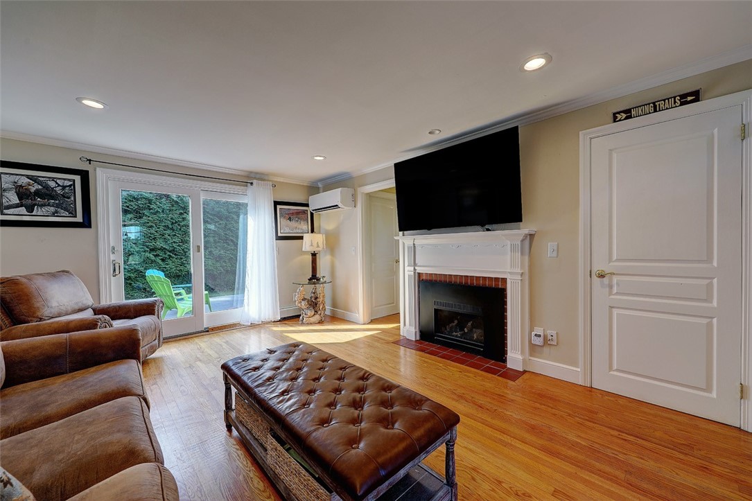 460 Ives Road Warwick, RI 02818 - Photo 7 of 37