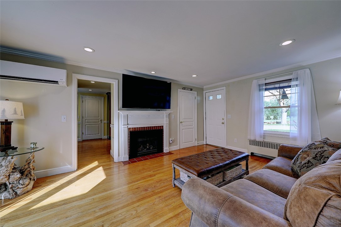 460 Ives Road Warwick, RI 02818 - Photo 8 of 37