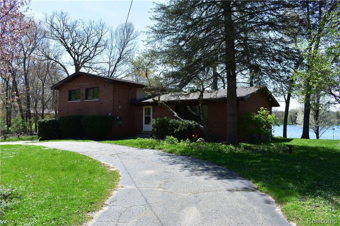 1444 East Coon Lake Road Howell, MI 48843 - Photo 3 of 71 DSC_0091.JPG