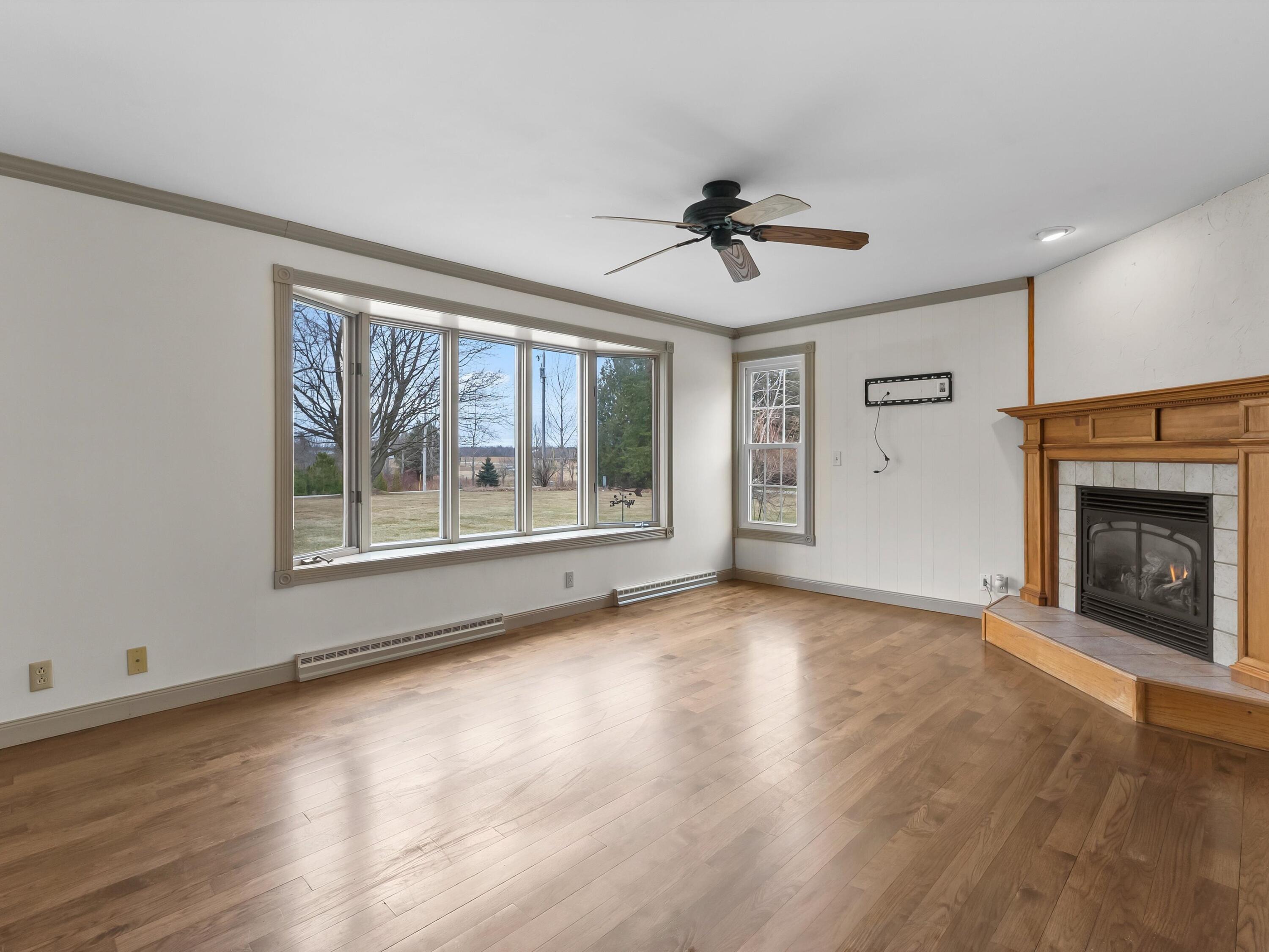 5304 Woodland Drive Two Rivers, WI 54241 - Photo 13 of 36 19-016_2935530_09821