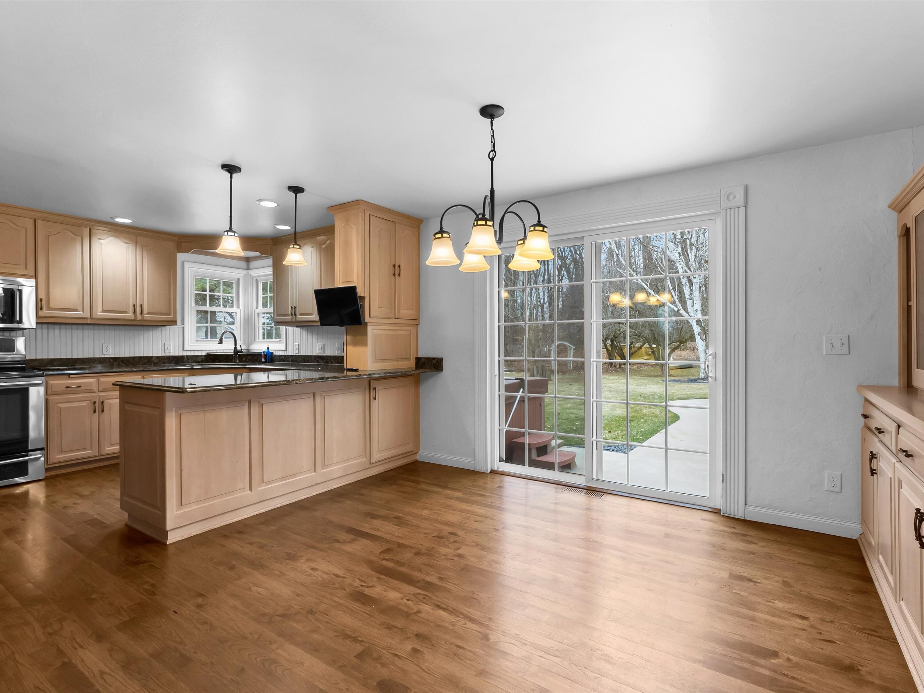 5304 Woodland Drive Two Rivers, WI 54241 - Photo 17 of 36 23-020_2935530_09833