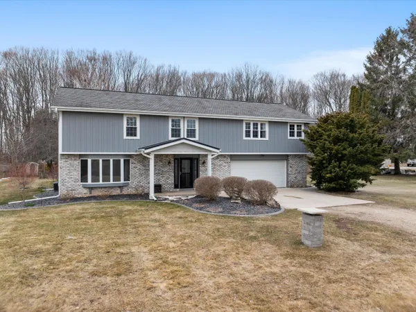 $534,900 | 5304 Woodland Drive, Two Rivers, WI 54241