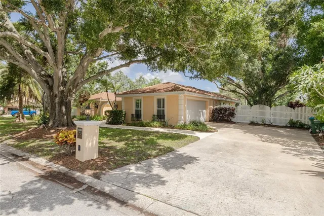 $698,000 | 2370 Weymouth Drive, Clearwater, FL 33764