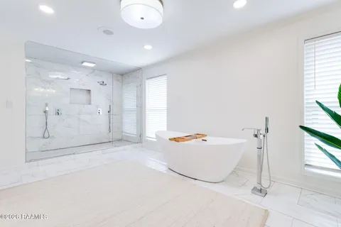 $1,175,000 | 400 Acorn Drive, Lafayette, LA 70507
