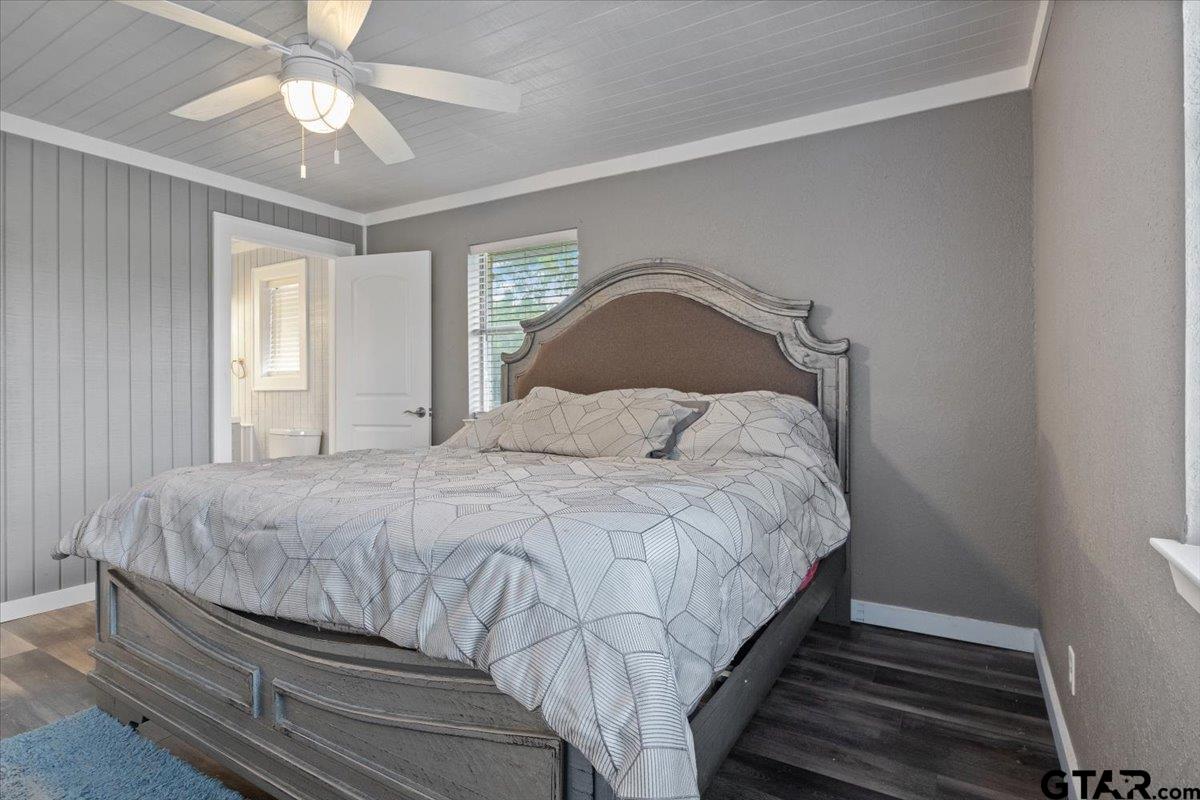 594 County Rd NE 2120 Talco, TX 75487 - Photo 14 of 36 a bedroom with a bed and window