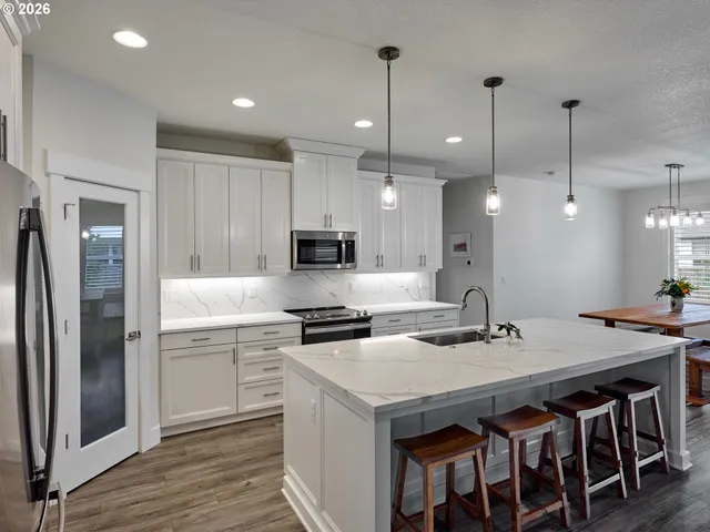 $679,500 | 807 Ike Mooney Road Northeast, Silverton, OR 97381