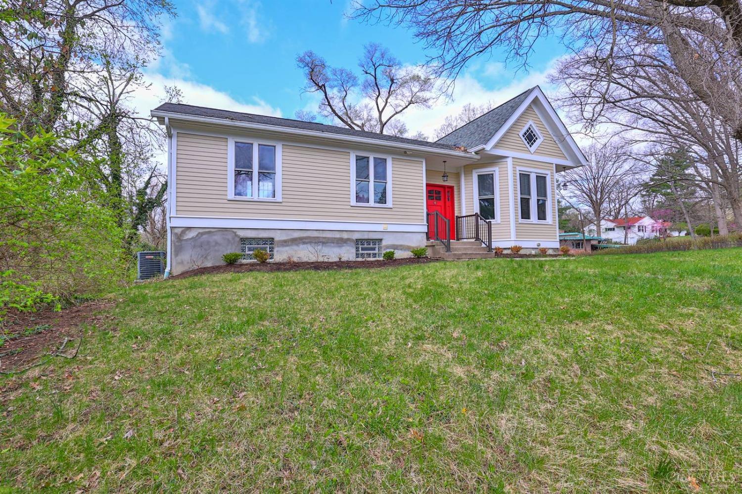 257 Compton Road Wyoming, OH 45215 - Photo 2 of 65