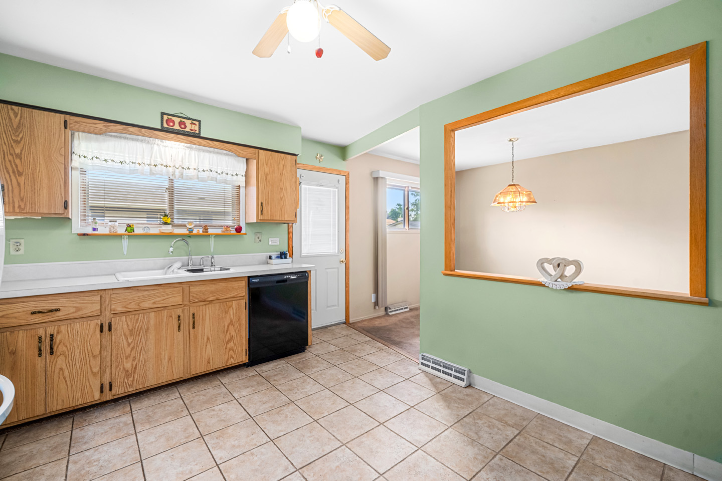15247 Ridgeway Avenue Midlothian, IL 60445 - Photo 5 of 17