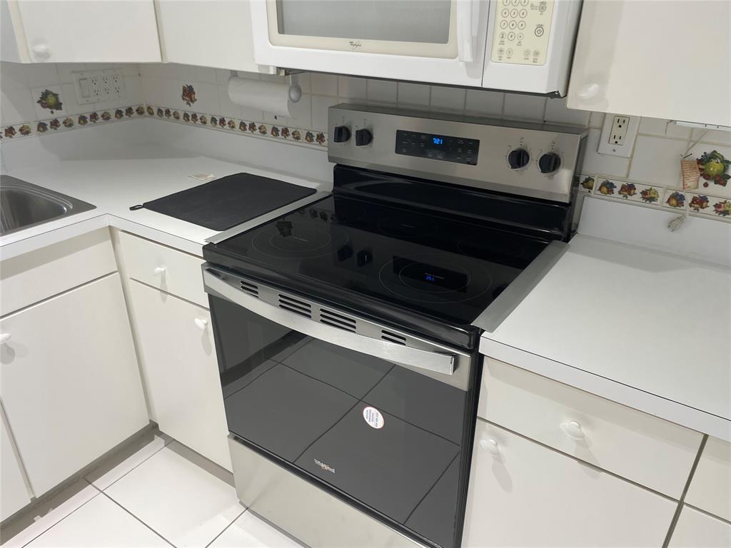 1775 Southwest 81st Way Davie, FL 33324 - Photo 33 of 35