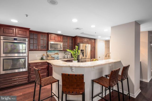 $406,000 | 250 President Street, Unit 508, Baltimore, MD 21202