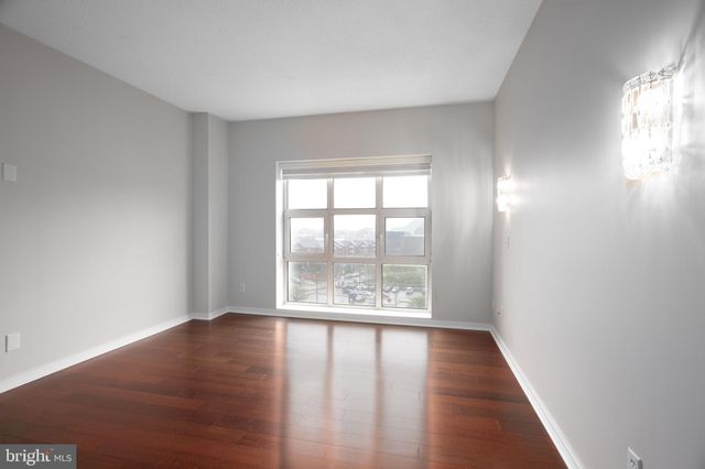 $406,000 | 250 President Street, Unit 508, Baltimore, MD 21202